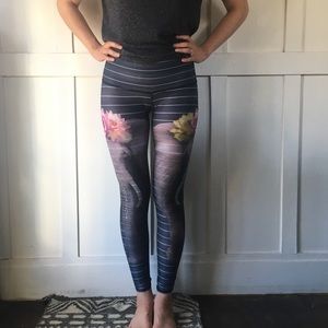 Teeki hot pants xs in Love The Elephant print. EUC